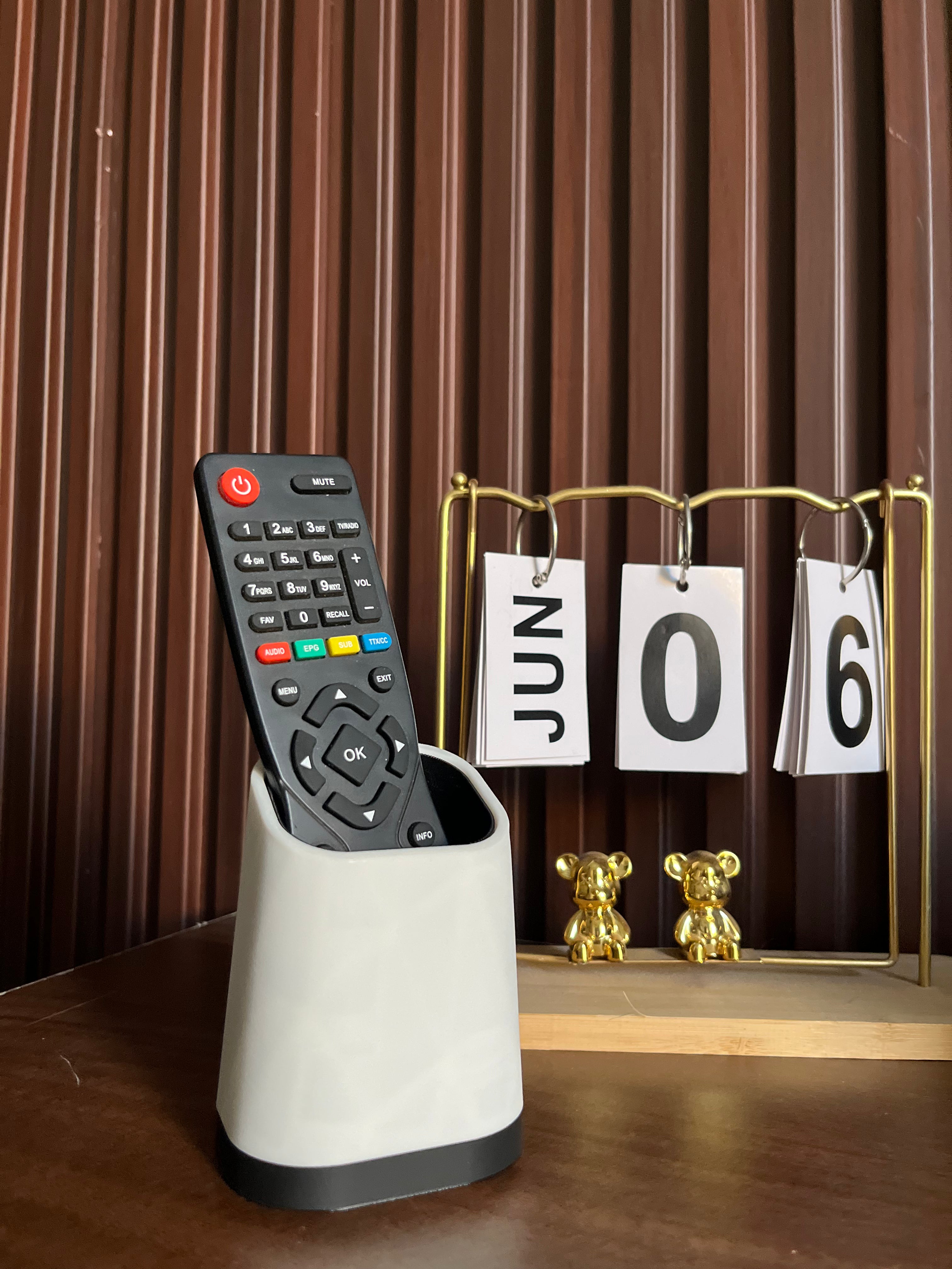 Dock Remote Stand™