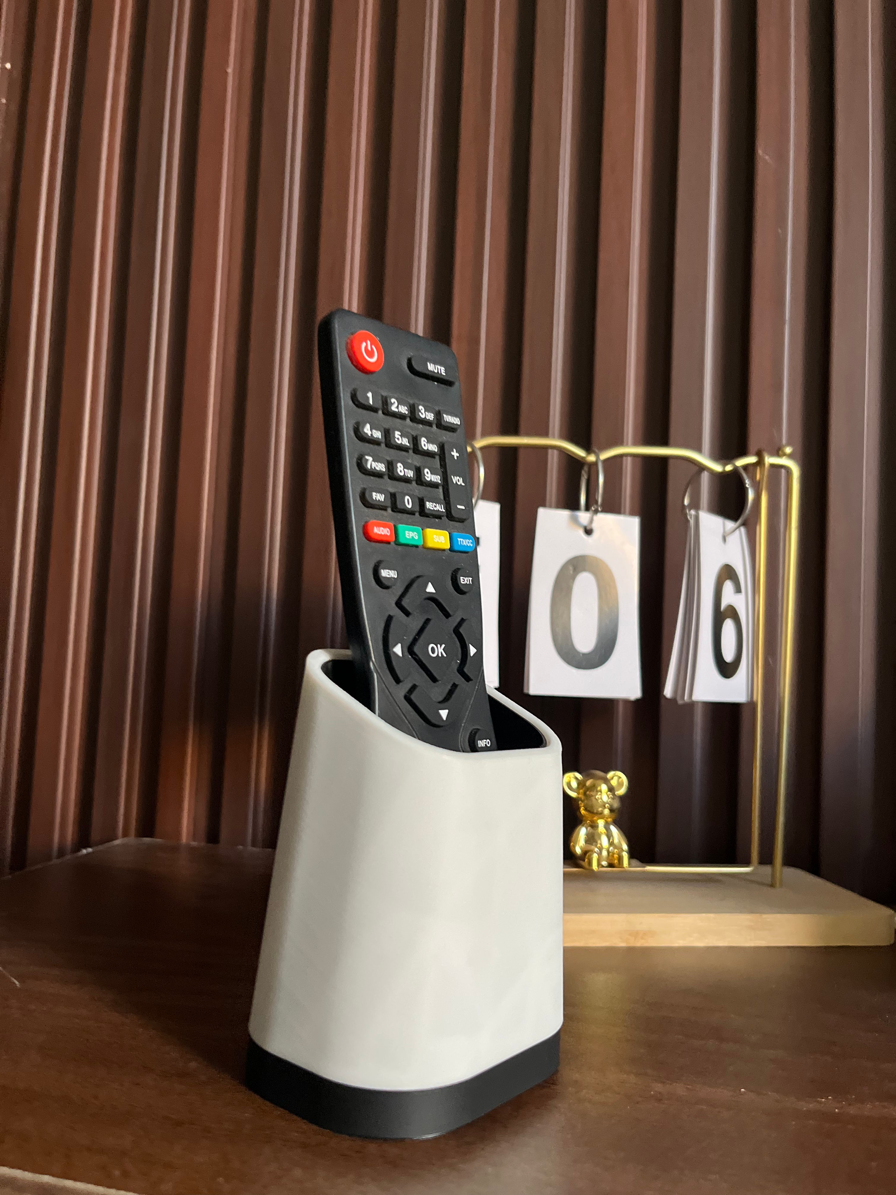 Dock Remote Stand™